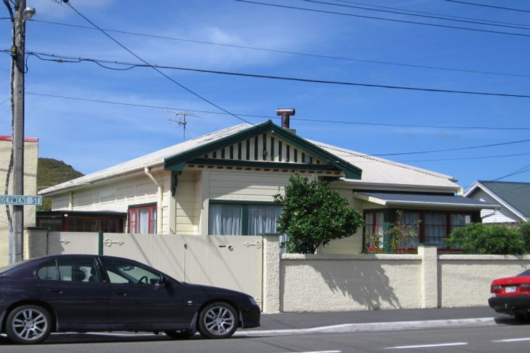 Photo of property in 139 Derwent Street, Island Bay, Wellington, 6023