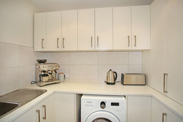 Photo of property in 10 Coulthard Terrace, Opaheke, Papakura, 2113