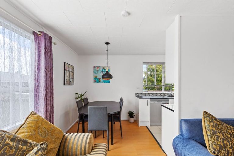 Photo of property in 2/146a Don Buck Road, Massey, Auckland, 0614