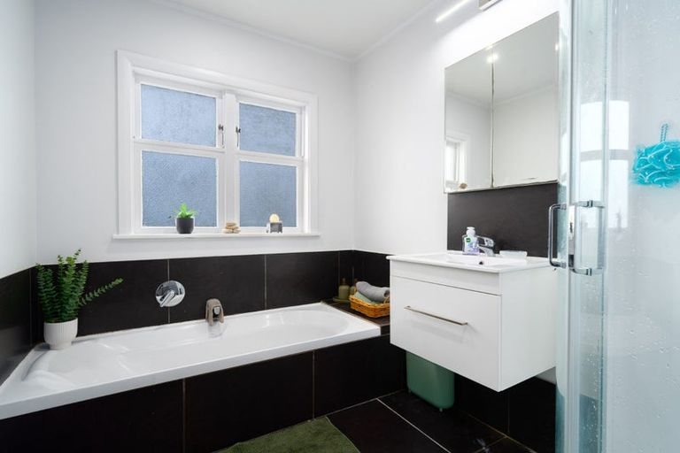 Photo of property in 41 Tarawera Road, Johnsonville, Wellington, 6037