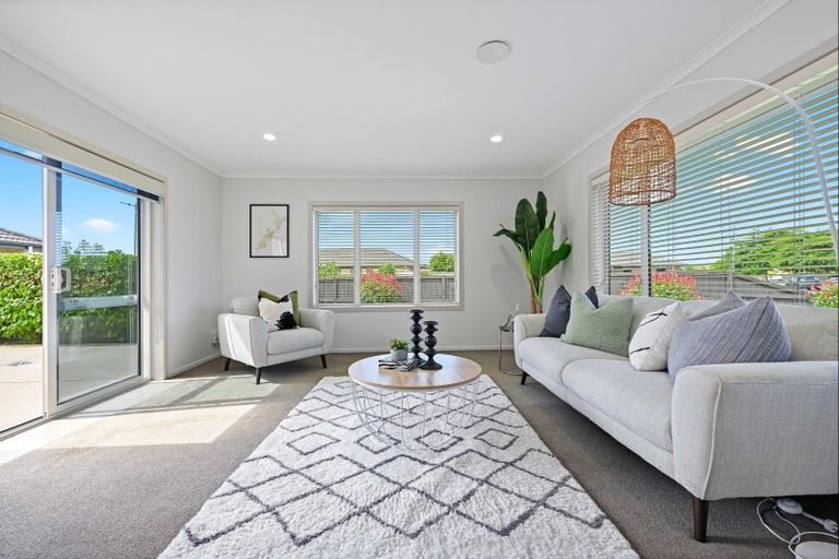 Photo of property in 1 Whitney Place, Rototuna North, Hamilton, 3210