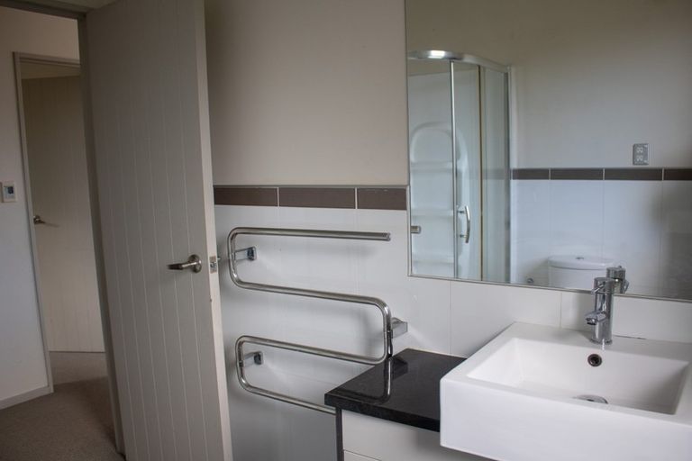 Photo of property in 108 San Marino Drive West, Henderson, Auckland, 0612