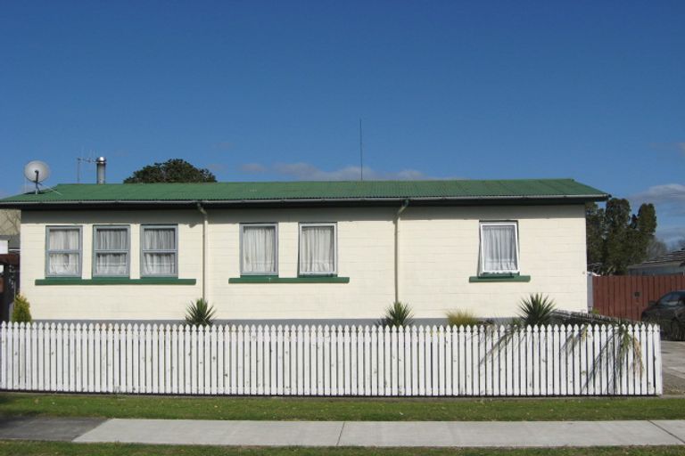 Photo of property in 4 Rimu Street, Edgecumbe, 3120