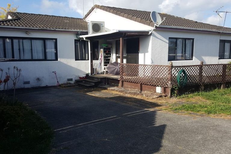 Photo of property in 2/93 Aviemore Drive, Highland Park, Auckland, 2010