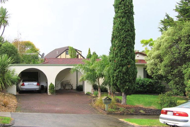 Photo of property in 10 Curacao Place, Half Moon Bay, Auckland, 2012