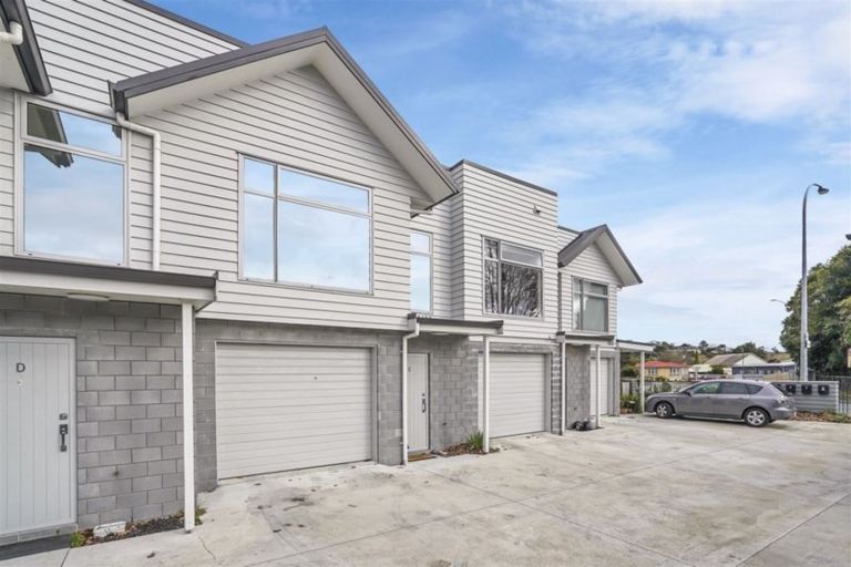 Photo of property in 2/215 Massey Street, Frankton, Hamilton, 3204