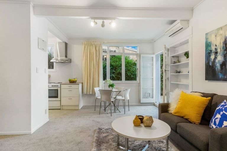 Photo of property in 2/78 Seaview Road, Castor Bay, Auckland, 0620