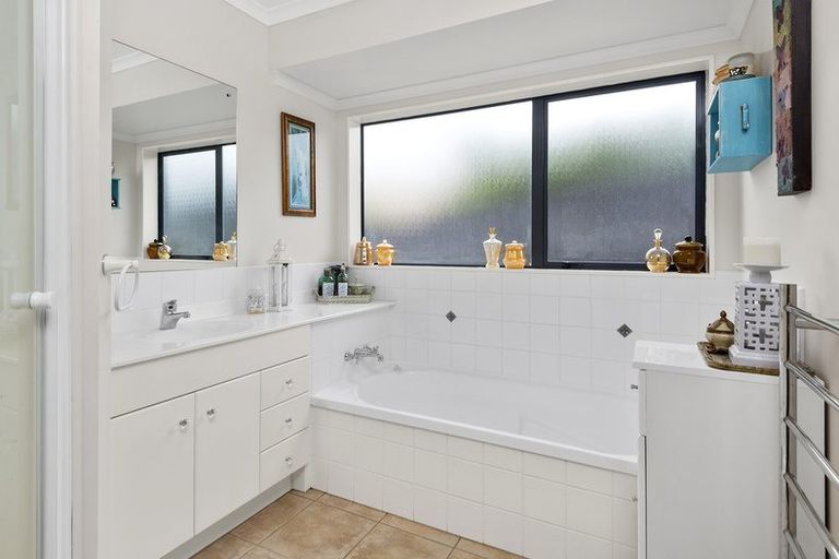 Photo of property in 23 Cottesmore Place, Huntington Park, Auckland, 2013