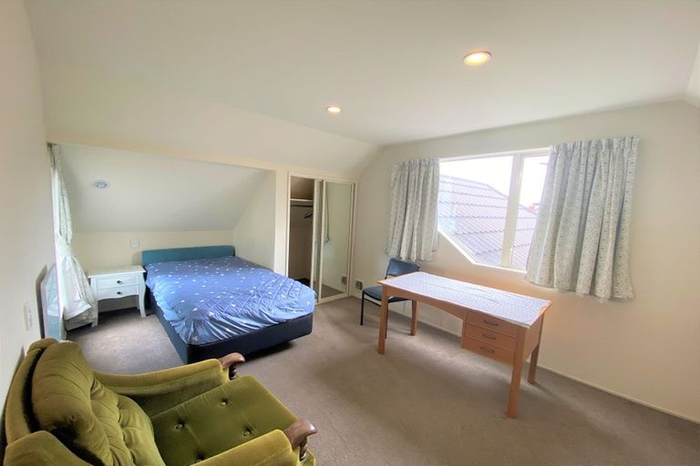 Photo of property in 6 Audley Gate, Avonhead, Christchurch, 8042