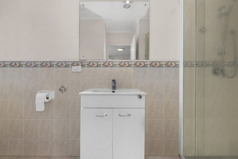 Photo of property in 16 Castlehill Court, Wattle Downs, Auckland, 2103