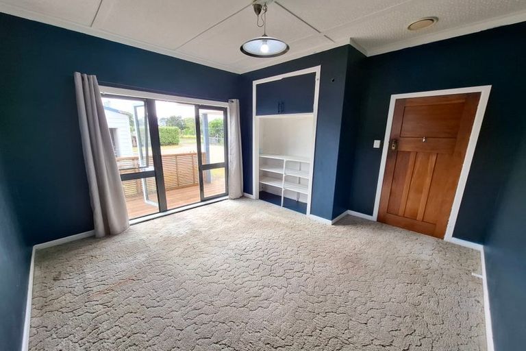 Photo of property in 18 Cumming Street, Okato, 4335