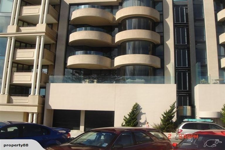 Photo of property in 9/310 Oriental Parade, Oriental Bay, Wellington, 6011