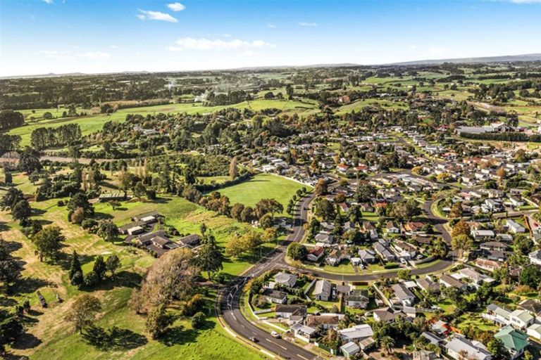 Photo of property in 5 Hamilton Drive, Waiuku, 2123