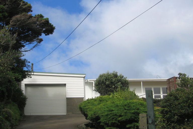 Photo of property in 73 Tarawera Road, Johnsonville, Wellington, 6037