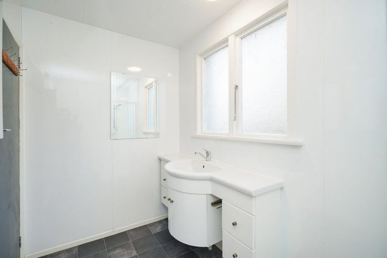 Photo of property in 49 Ferry Road, West Plains, Invercargill, 9879