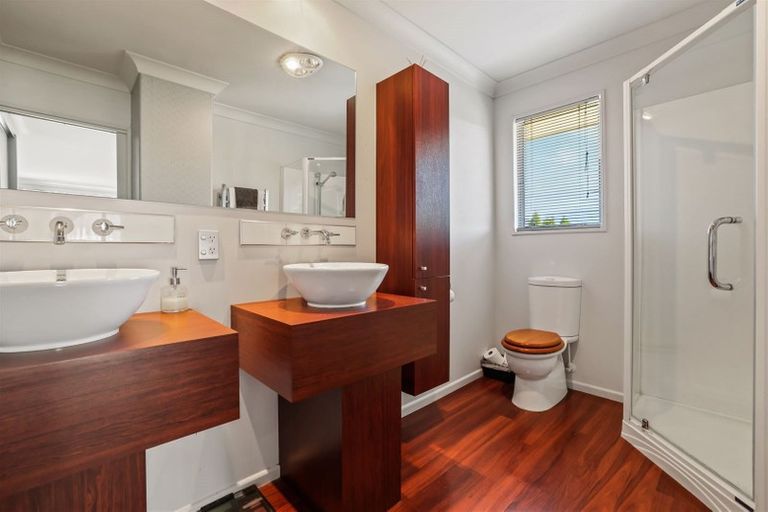 Photo of property in 296 Gardiners Road, Harewood, Christchurch, 8051