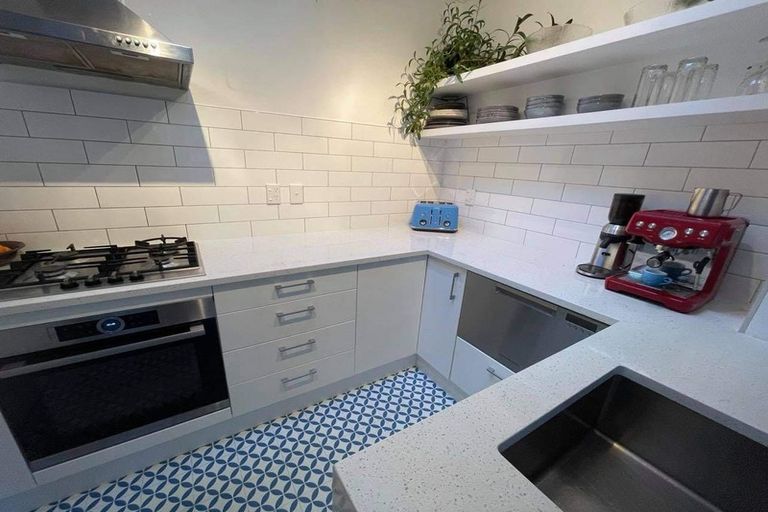 Photo of property in 210 Sydney Street West, Thorndon, Wellington, 6011