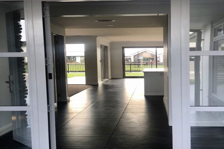 Photo of property in 73 The Esplanade, Pegasus, 7612