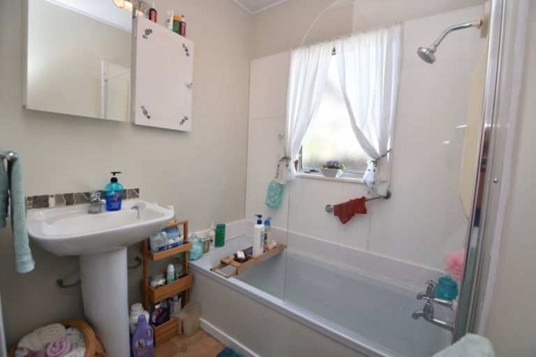 Photo of property in 14a Kupe Drive, Carterton, 5713