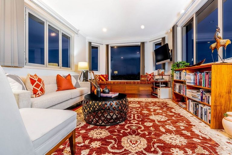 Photo of property in 64 Balboa Drive, Matakatia, Whangaparaoa, 0930