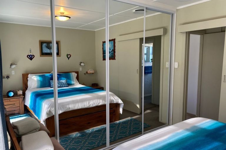 Photo of property in 33 West Crescent, Te Puru, Thames, 3575