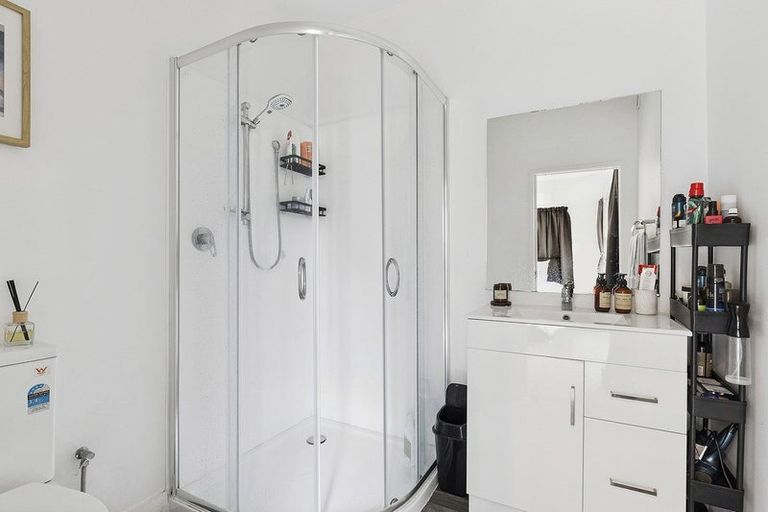 Photo of property in Victoria Town Houses, 1/219 Victoria Street, Te Aro, Wellington, 6011