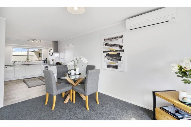 Photo of property in 2/12 Bay Street, Red Beach, 0932