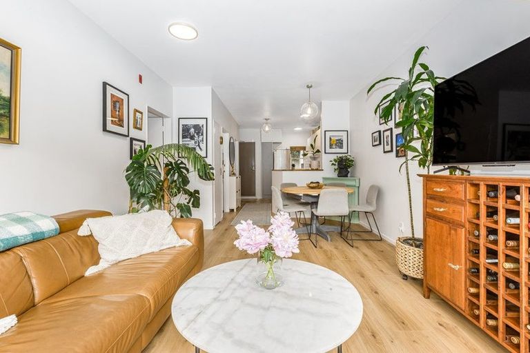 Photo of property in Luxford Villas, 103/72 Herald Street, Berhampore, Wellington, 6023