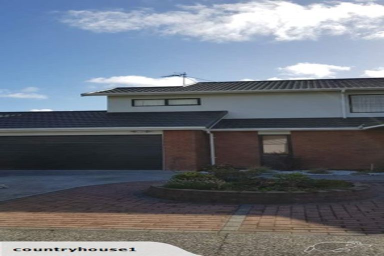 Photo of property in 12 Pikitanga Close, Tawa, Wellington, 5028