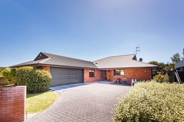Photo of property in 96 John F Kennedy Drive, Milson, Palmerston North, 4414