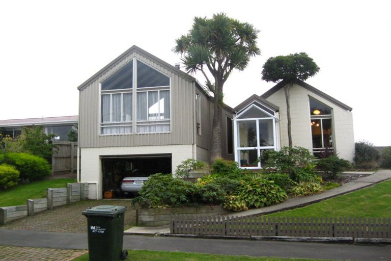 Photo of property in 19 Estuary Crescent, Fairfield, Dunedin, 9018