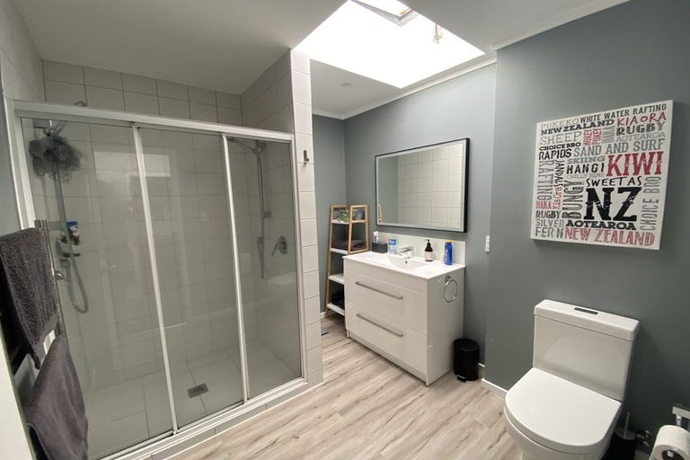 Photo of property in 2/10 Coroglen Avenue, Birkenhead, Auckland, 0626