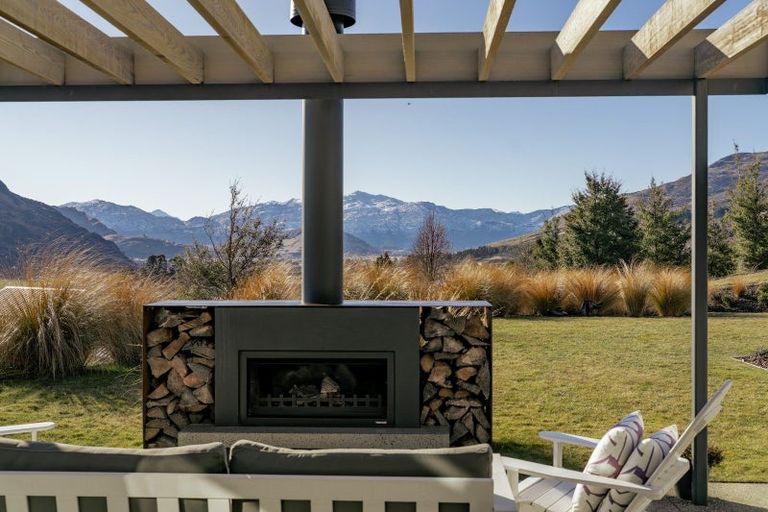 Photo of property in 1 Chimney Lane, Jacks Point, Queenstown, 9371