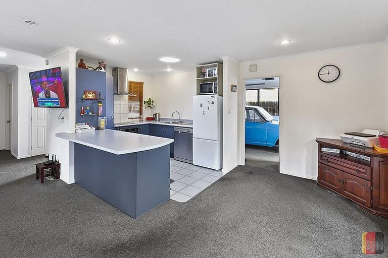 Photo of property in 13a Collie Street, Hillpark, Auckland, 2102