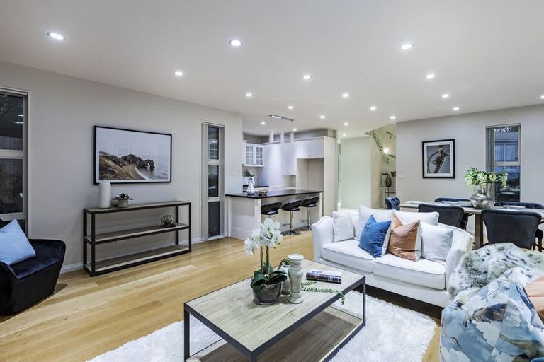 Photo of property in 19a Linwood Avenue, Forrest Hill, Auckland, 0620