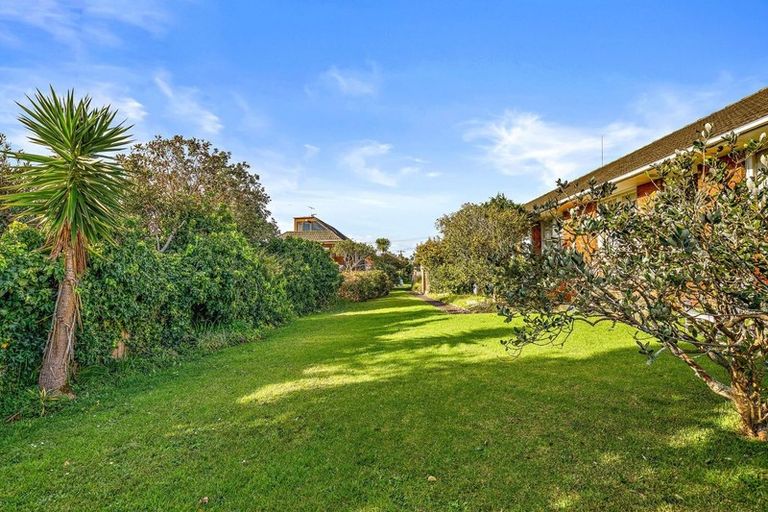 Photo of property in 4/9 Moana Avenue, Belmont, Auckland, 0622