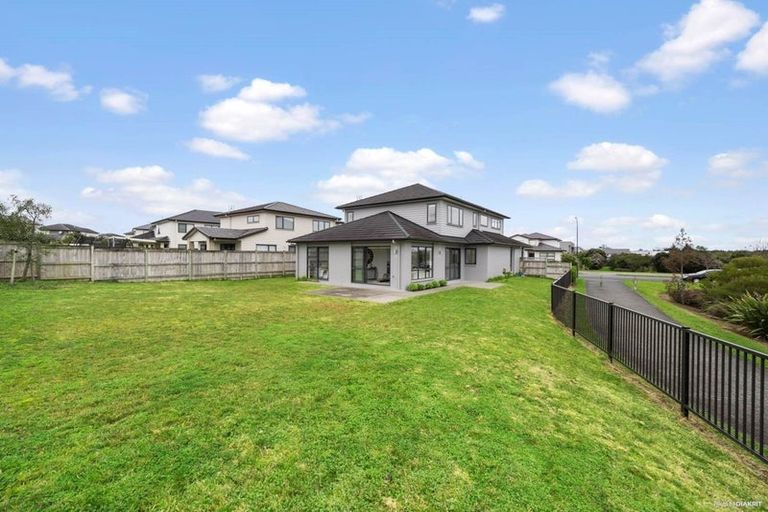 Photo of property in 11 Kuhanui Drive, Karaka, Papakura, 2113