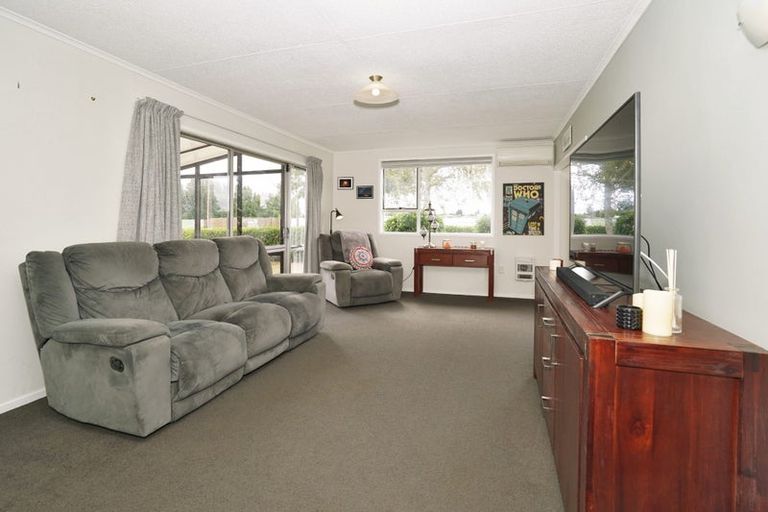 Photo of property in 93 Collins Road, Melville, Hamilton, 3206