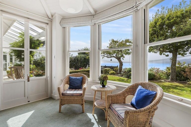 Photo of property in 51 Awa Road, Karaka Bays, Wellington, 6022