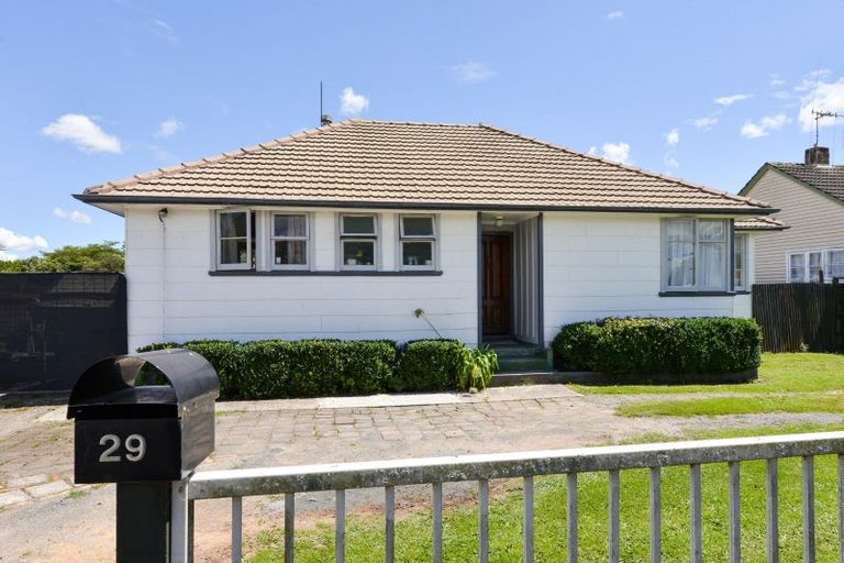 Photo of property in 29 Ross Crescent, Fairfield, Hamilton, 3214
