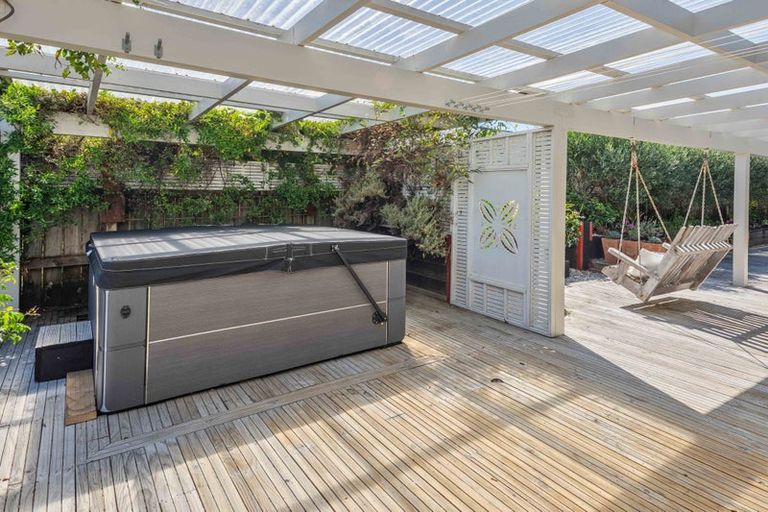 Photo of property in 4 Barbaras Way, Waikanae Beach, Waikanae, 5036