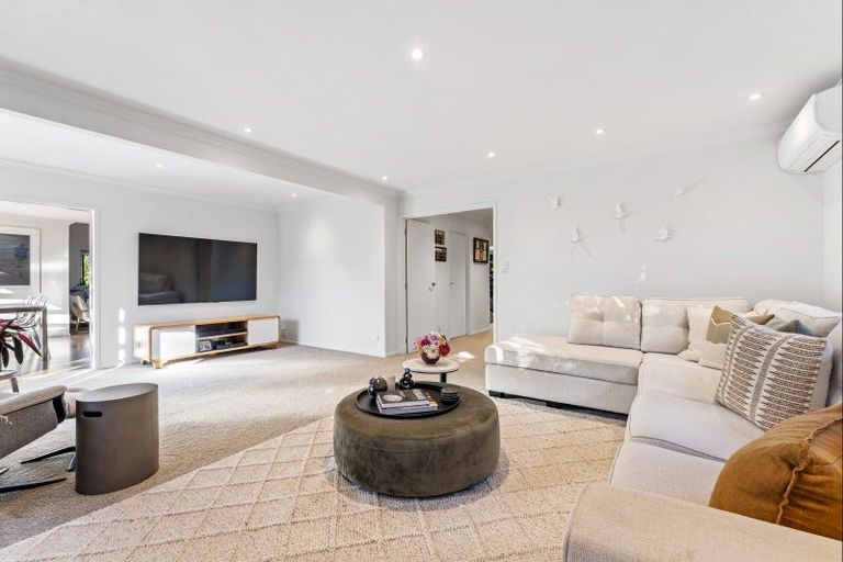 Photo of property in 2 Wonderview Road, Leigh, 0985