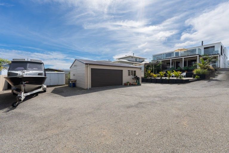 Photo of property in 8 Roore Street, Foxton Beach, Foxton, 4815