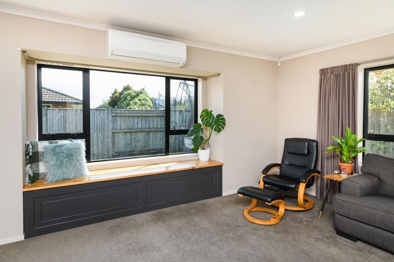 Photo of property in 23 Walnut Grove, Kelvin Grove, Palmerston North, 4414