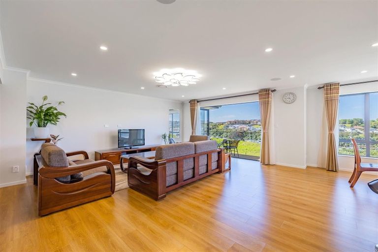 Photo of property in 4 Resolution Drive, Gulf Harbour, Whangaparaoa, 0930