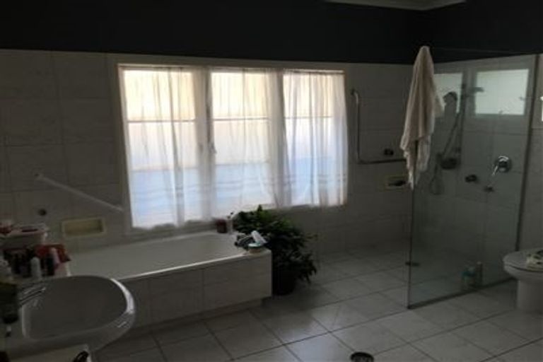 Photo of property in 185b Greenhithe Road, Greenhithe, Auckland, 0632