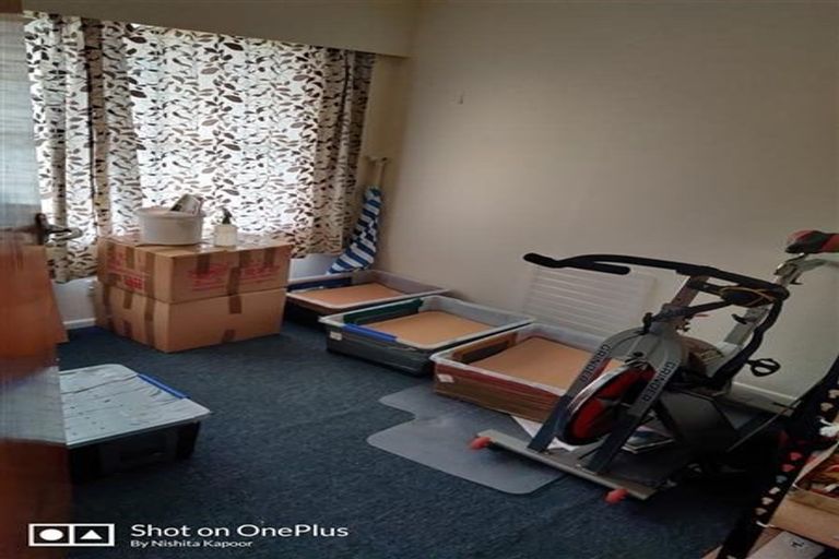 Photo of property in 2/3 Sutton Crescent, Papatoetoe, Auckland, 2025