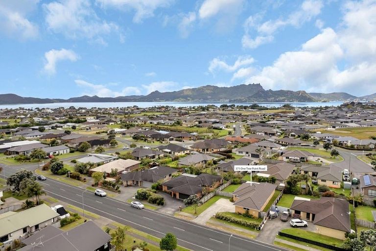 Photo of property in 371 One Tree Point Road, One Tree Point, 0118