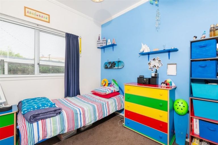 Photo of property in 60 Waimumu Road, Massey, Auckland, 0614