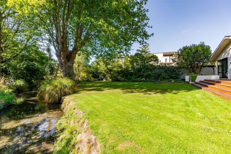 Photo of property in 50 Waiwetu Street, Fendalton, Christchurch, 8052